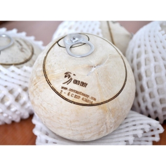 Кокос с открывашкой молодой