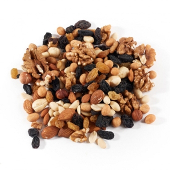 Смесь орехов с изюмом